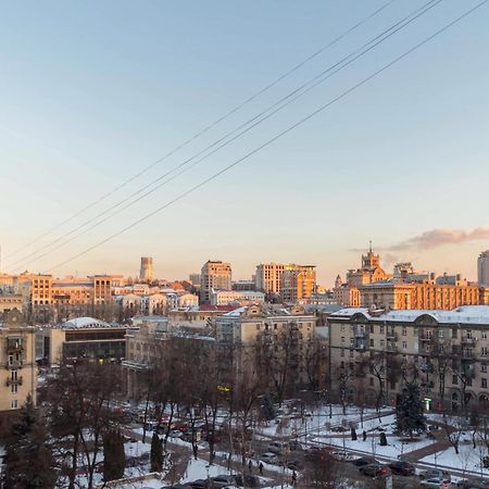 Self Check-In Apartments Kiev Esterno foto