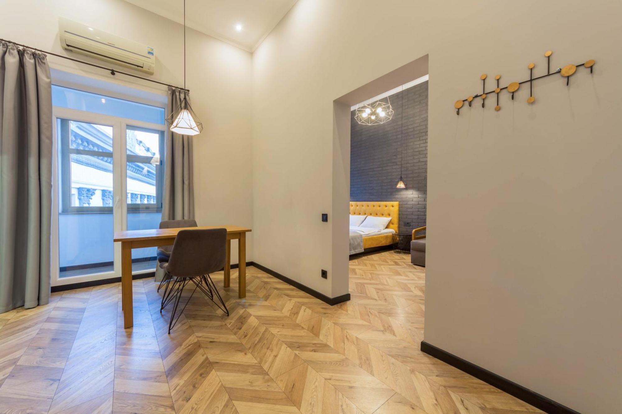 Self Check-In Apartments Kiev Esterno foto