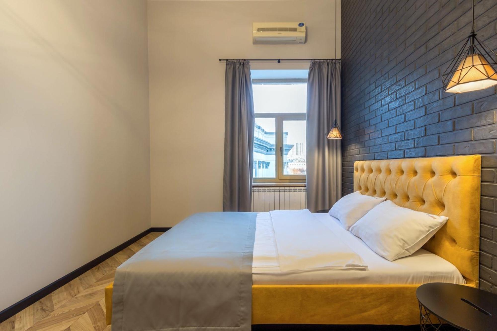 Self Check-In Apartments Kiev Esterno foto